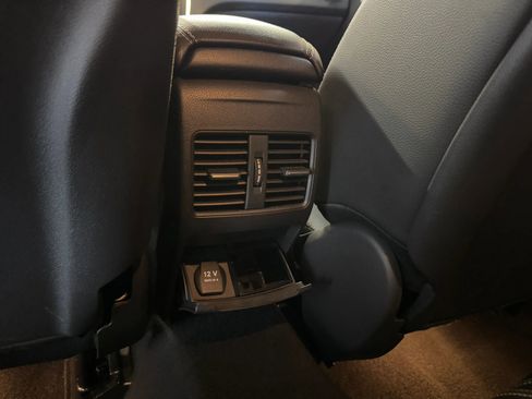 Used 2019 Mercedes-Benz CLA 250 4MATIC image 22