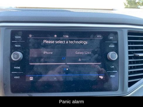 Used 2021 Volkswagen Atlas Cross Sport SE w/ Panoramic Sunroof Package FWD image 17