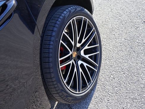 New 2025 Porsche Macan S image 36