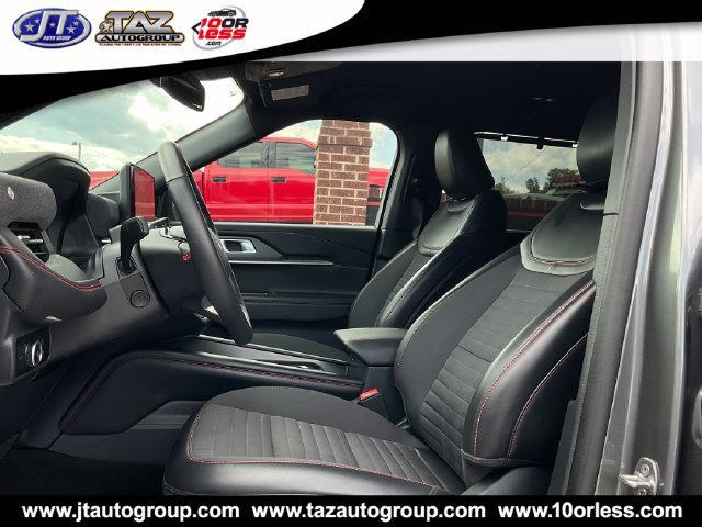 Used 2025 Ford Explorer ST-Line w/ Premium Package RWD image 10