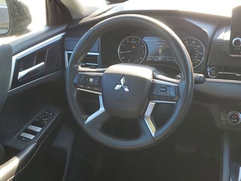 Used 2022 Mitsubishi Outlander ES FWD image 25