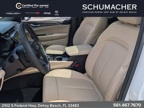 Certified 2024 Jeep Grand Cherokee Limited w/ Luxury Tech Group II AWD/4WD image 10