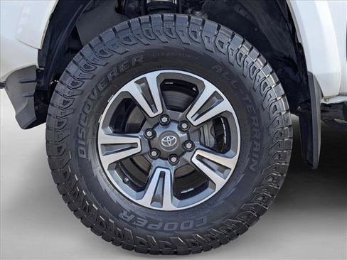 Used 2019 Toyota Tacoma TRD Sport w/ Technology Package RWD image 21