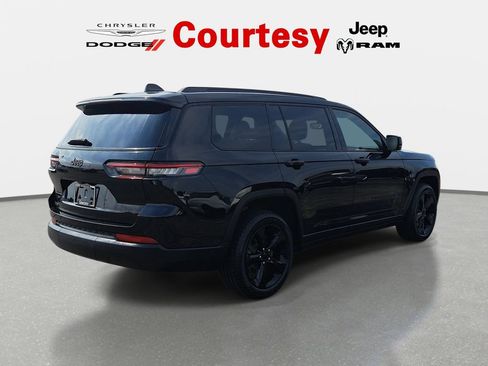 Certified 2023 Jeep Grand Cherokee L Altitude AWD/4WD image 4