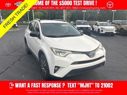 Used 2018 Toyota RAV4 LE FWD image 1