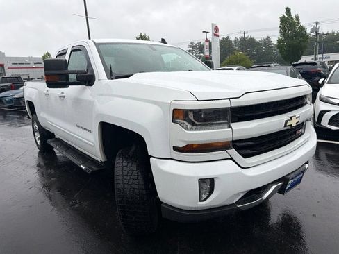 Used 2018 Chevrolet Silverado 1500 LT w/ All Star Edition AWD/4WD image 3