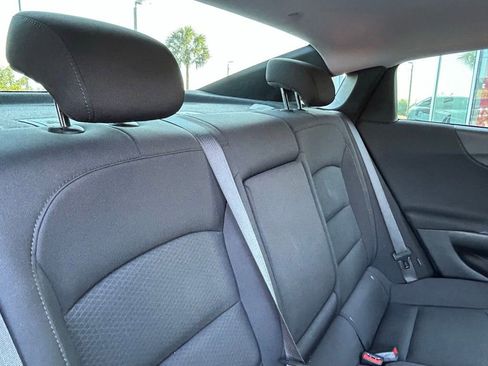 Used 2021 Chevrolet Malibu LT FWD image 45