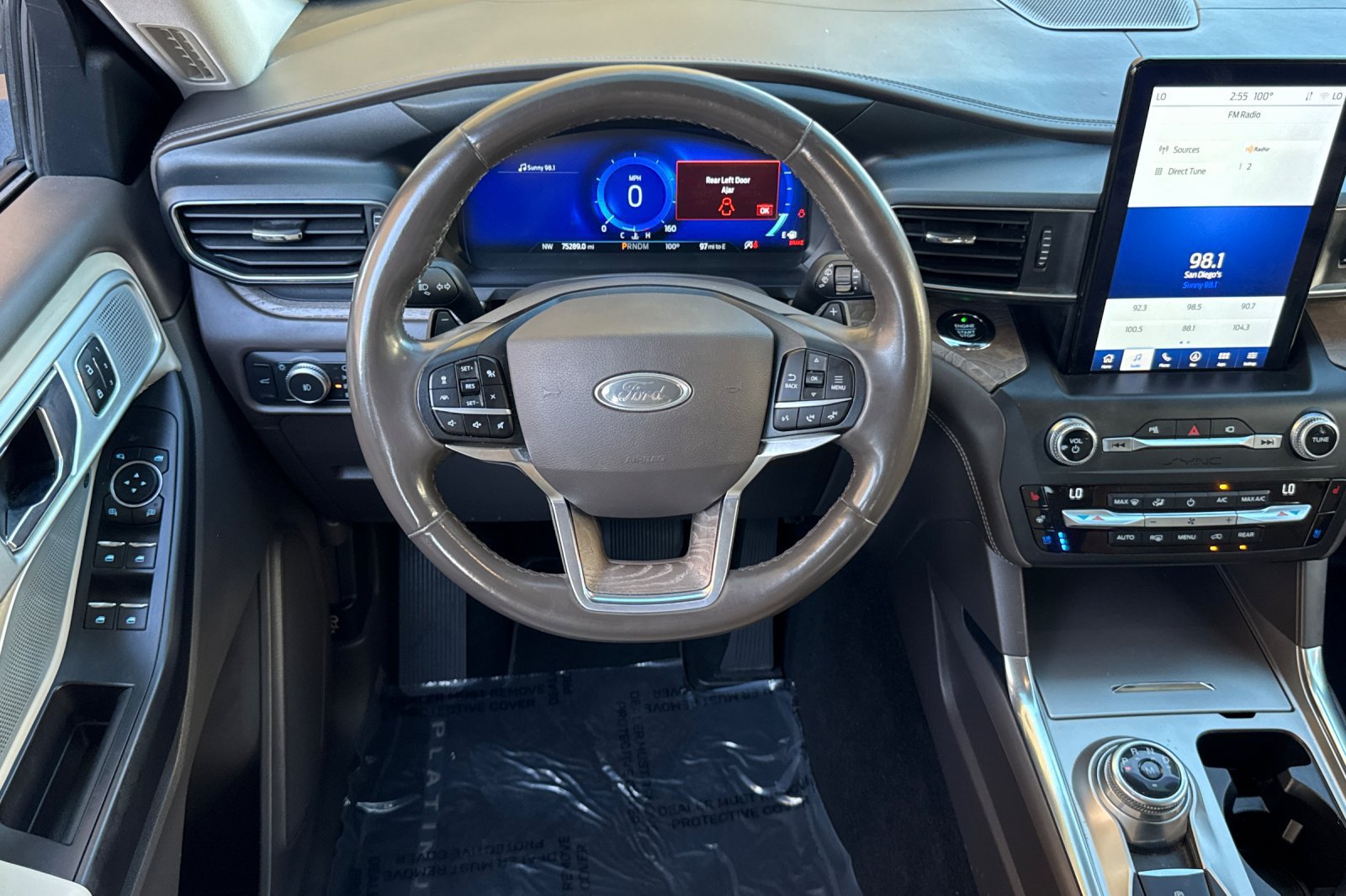 Certified 2020 Ford Explorer Platinum w/ Premium Technology Package AWD/4WD image 13