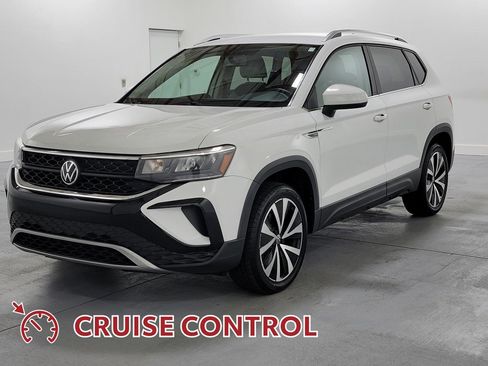 Used 2022 Volkswagen Taos SE image 5