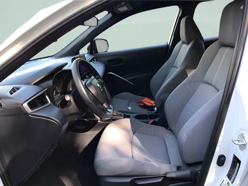 Used 2024 Toyota Corolla Cross AWD Hybrid image 15