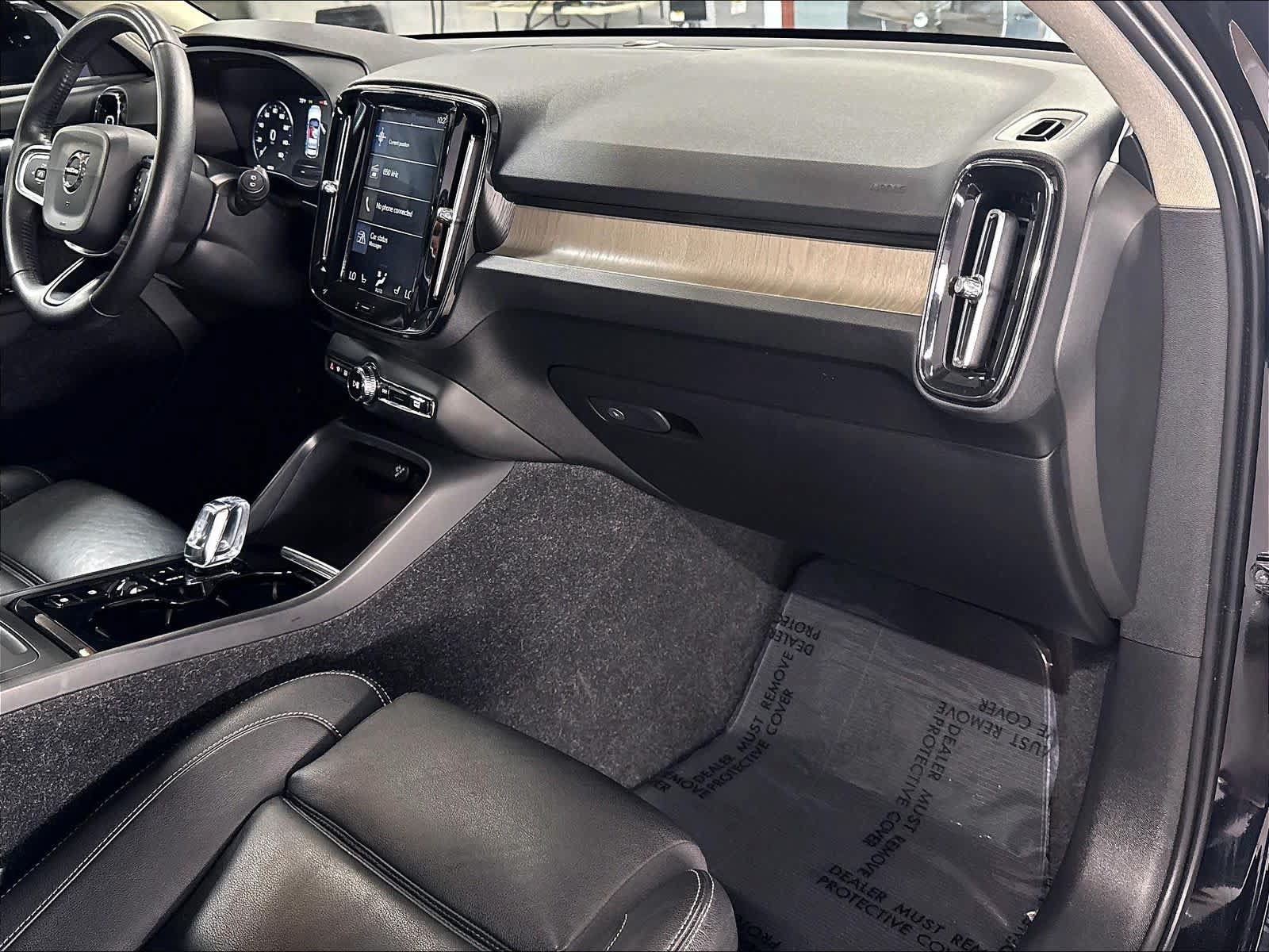 Used 2019 Volvo XC40 T5 Inscription AWD/4WD image 17