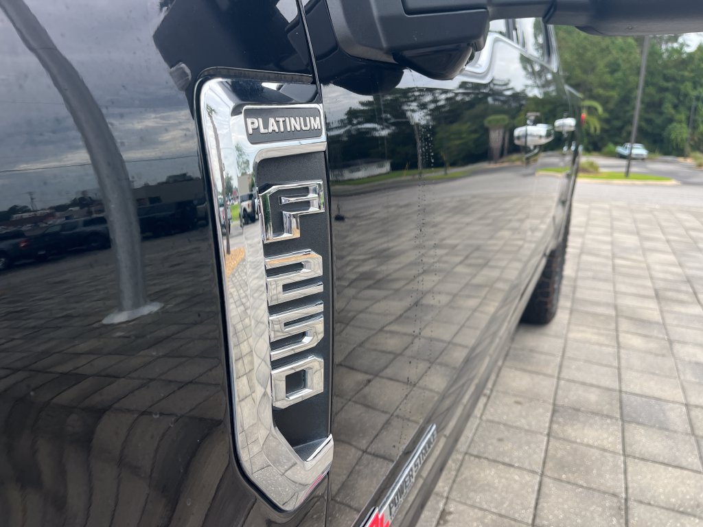 Used 2022 Ford F250 Platinum w/ FX4 Off-Road Package AWD/4WD image 10