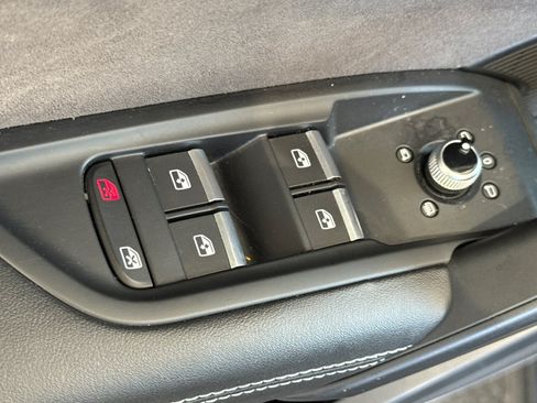 Used 2018 Audi SQ5 Prestige w/ Prestige Package AWD/4WD image 13