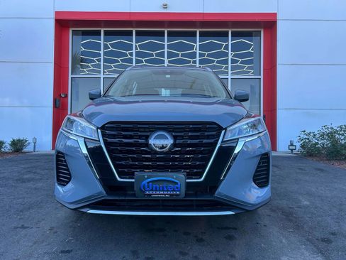 Used 2024 Nissan Kicks SV image 2