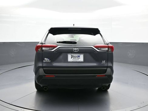 Certified 2022 Toyota RAV4 LE AWD/4WD image 7
