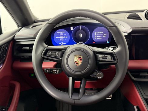 Certified 2025 Porsche Macan 4S Electric AWD/4WD image 11