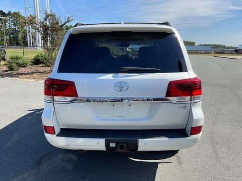 Used 2016 Toyota Land Cruiser image 5