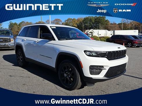 New 2025 Jeep Grand Cherokee Altitude image 1