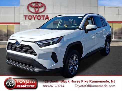 Certified 2023 Toyota RAV4 LE AWD/4WD image 3