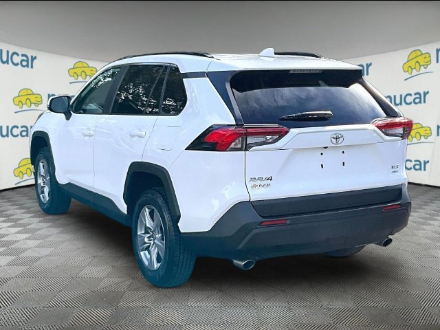 Used 2025 Toyota RAV4 XLE AWD/4WD image 2