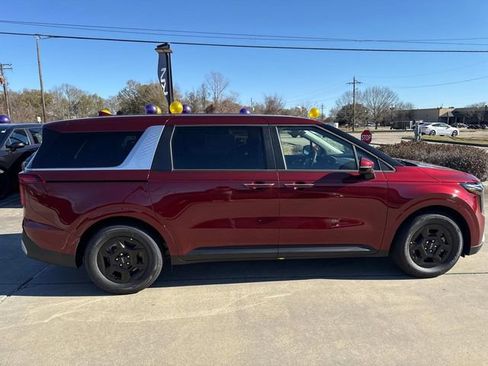 New 2026 Kia Carnival FWD image 9