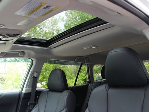 Certified 2025 Subaru Outback Limited AWD/4WD image 19