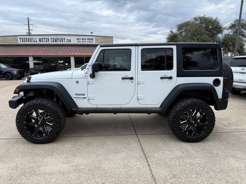 Used 2018 Jeep Wrangler Unlimited Sport S image 4