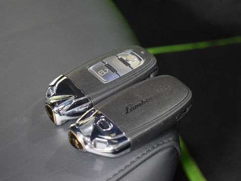 Used 2020 Lamborghini Huracan EVO image 42