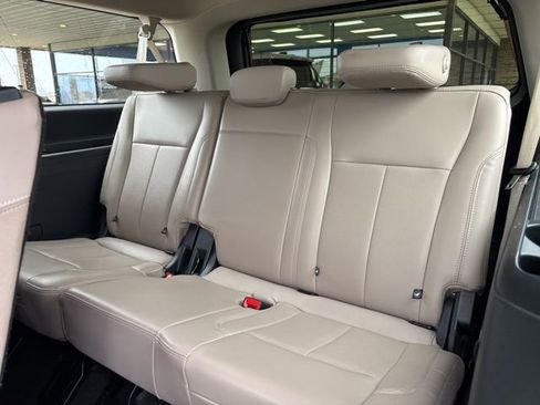 Used 2024 Ford Expedition Max XLT image 15
