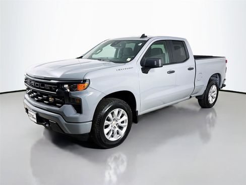 Used 2025 Chevrolet Silverado 1500 Custom image 4