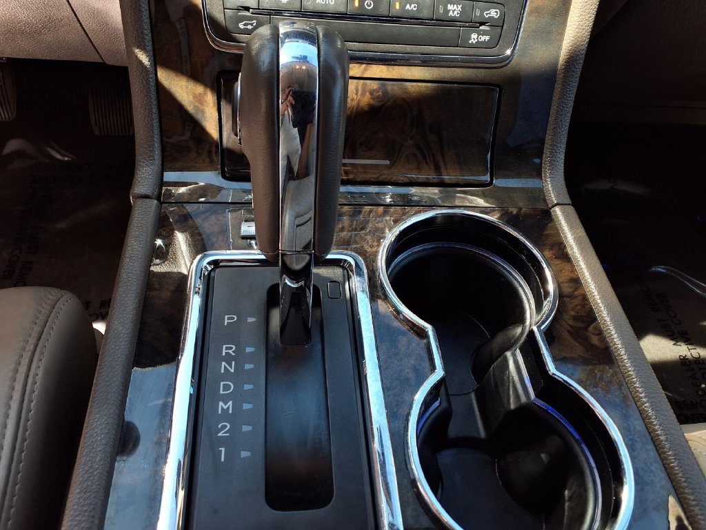 Used 2015 Lincoln Navigator 2WD image 11