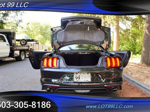Used 2018 Ford Mustang Coupe RWD image 27