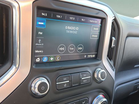 Used 2021 GMC Sierra 1500 SLE image 17