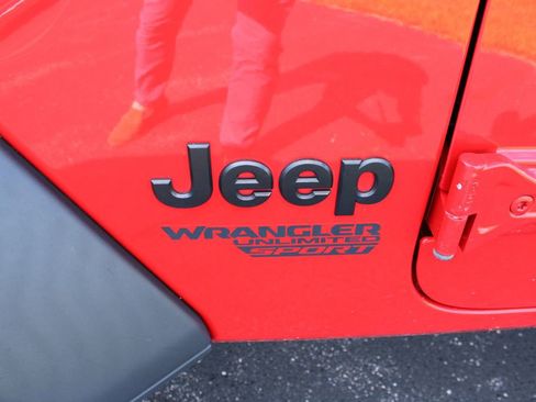 Used 2021 Jeep Wrangler Unlimited Sport AWD/4WD image 6