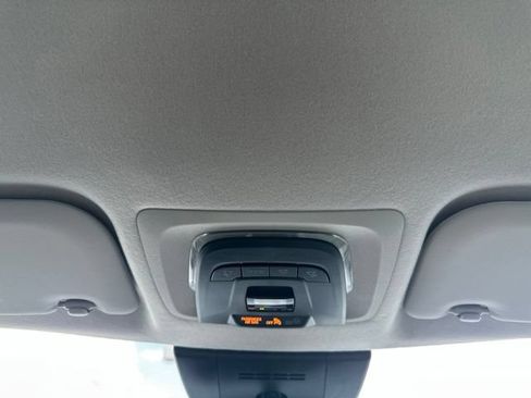 Used 2025 Toyota Corolla Cross L FWD image 27