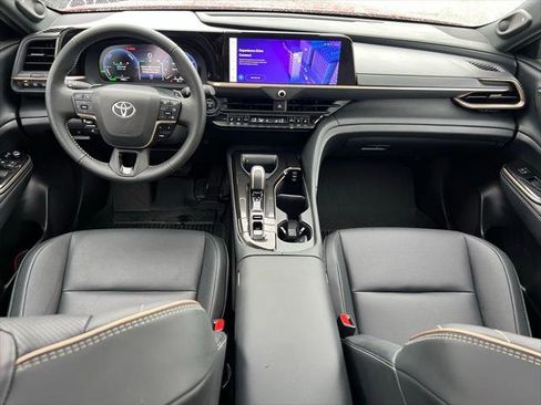 Certified 2025 Toyota Crown Signia AWD/4WD image 19