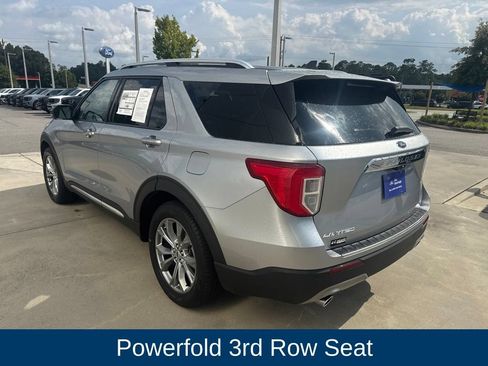 Used 2022 Ford Explorer Limited w/ Equipment Group 301A RWD image 4