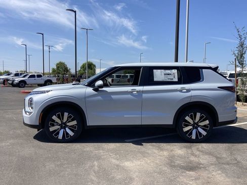 New 2026 Mitsubishi Outlander SE FWD image 4