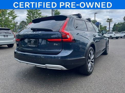 Certified 2025 Volvo V90 B6 Cross Country Plus AWD/4WD image 7