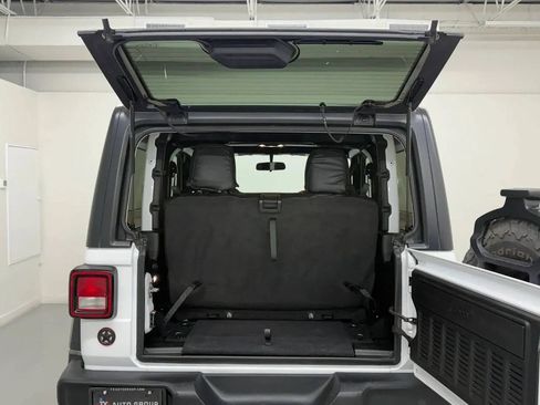 Used 2020 Jeep Wrangler Sport AWD/4WD image 31