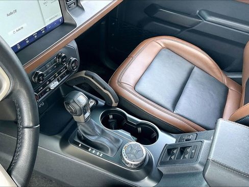 Used 2024 Ford Bronco Outer Banks AWD/4WD image 16