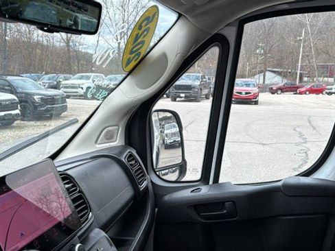 Used 2025 RAM ProMaster 2500 w/ Premium Convenience Group FWD image 22