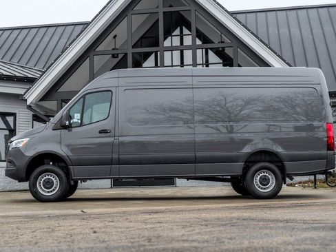 Used 2026 Mercedes-Benz Sprinter 2500 image 3