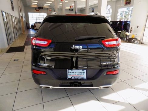 Certified 2018 Jeep Cherokee Limited w/ Technology Group image 6