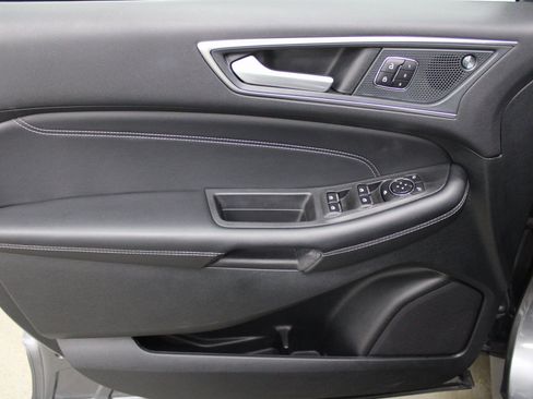 Used 2024 Ford Edge Titanium image 13