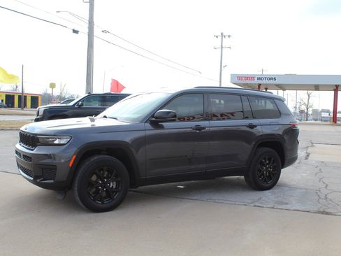 Used 2024 Jeep Grand Cherokee L Laredo image 10