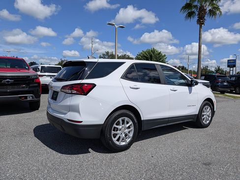 Certified 2024 Chevrolet Equinox LS w/ LS Convenience Package FWD image 3