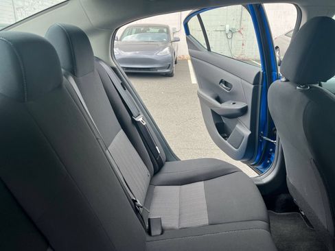 Used 2025 Nissan Sentra SV FWD image 31