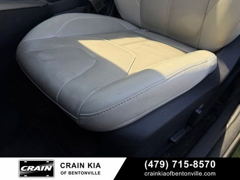 Used 2018 Ford Focus Titanium FWD image 23