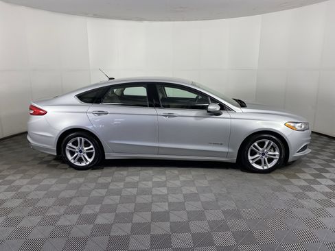 Used 2018 Ford Fusion S FWD image 4